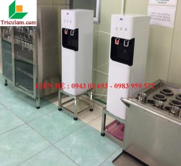 Lắp đặt cây nước nóng lạnh karofi mã HC02W KCN Quang Minh